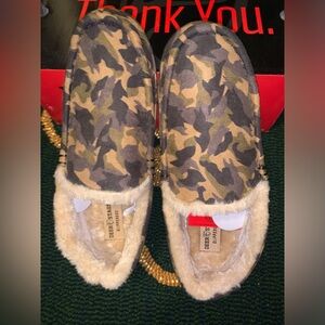 DEER STAG SPUN SLIPPERS